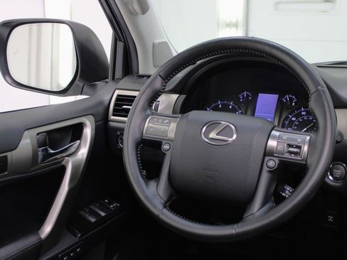 Used 2017 Lexus GX 460 image 54