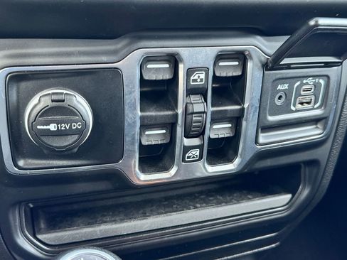 Used 2023 Jeep Wrangler Unlimited w/ Convenience Group AWD/4WD image 23