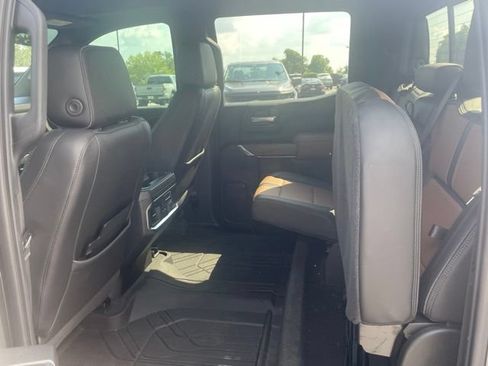 Used 2020 Chevrolet Silverado 1500 High Country w/ Technology Package AWD/4WD image 8