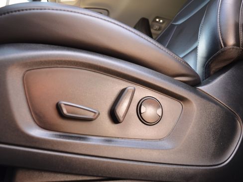 Used 2023 Ford Explorer XLT w/ Equipment Group 202A image 16