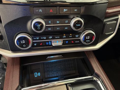 Used 2024 Ford Expedition Limited AWD/4WD image 43