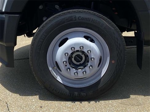 New 2025 Ford F550 4x4 Crew Cab Super Duty image 7