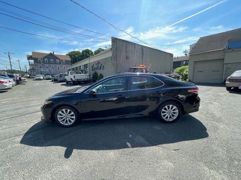 Used 2019 Toyota Camry LE w/ Convenience Package FWD image 8