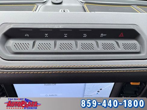 Used 2024 Ford Bronco Badlands image 32