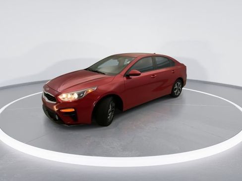 Used 2021 Kia Forte LXS FWD image 2
