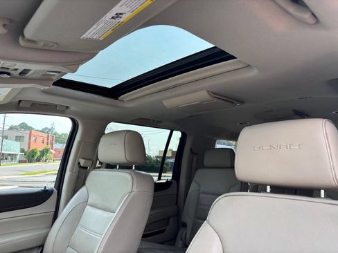 Used 2018 GMC Yukon XL Denali w/ Denali Ultimate Package AWD/4WD image 45