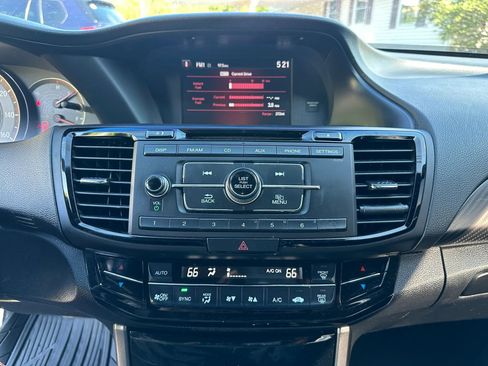 Used 2017 Honda Accord Sport image 22