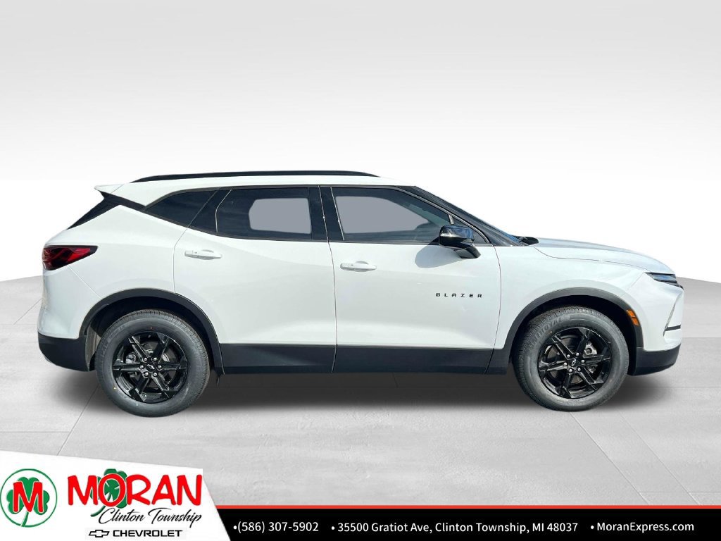 Used 2024 Chevrolet Blazer LT w/ Midnight/Sport Edition AWD/4WD image 7