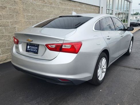 Used 2018 Chevrolet Malibu LT FWD image 3