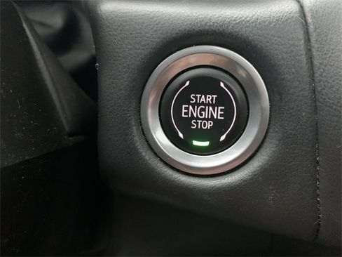 Used 2022 Chevrolet Suburban Z71 w/ Z71 Off-Road Package image 16