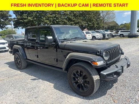 Used 2024 Jeep Gladiator Sport image 1