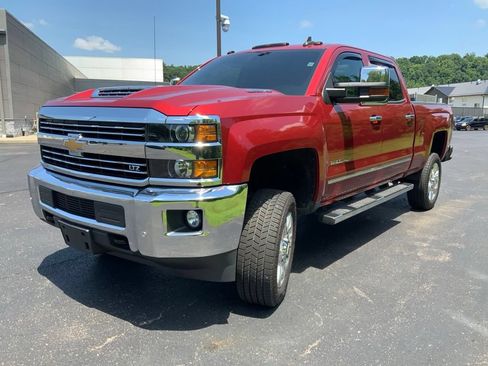 Used 2019 Chevrolet Silverado 2500 LTZ w/ Duramax Plus Package AWD/4WD image 5