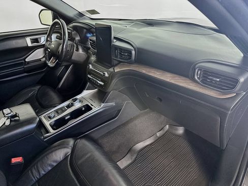 Used 2020 Ford Explorer Platinum w/ Premium Technology Package AWD/4WD image 30