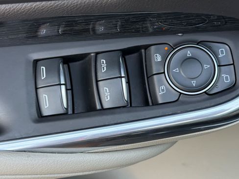 Used 2019 Cadillac XT4 Premium Luxury w/ Enhanced Visibility Package AWD/4WD image 15