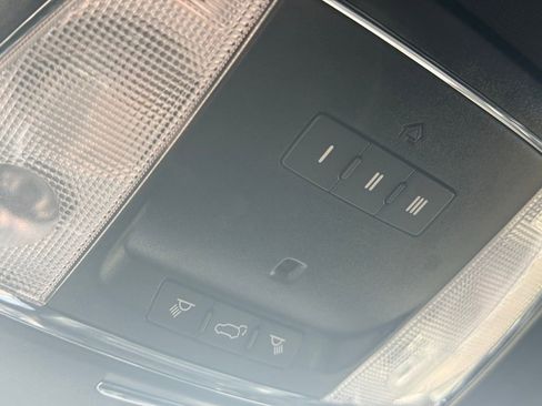 Used 2019 Jeep Grand Cherokee Limited image 25