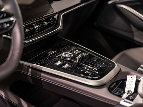 New 2026 Aston Martin DBX 707 image 23