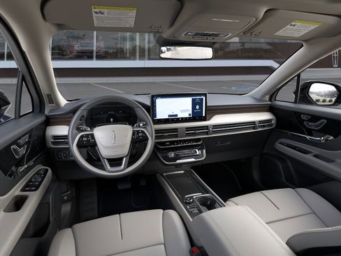 New 2026 Lincoln Corsair Grand Touring image 9