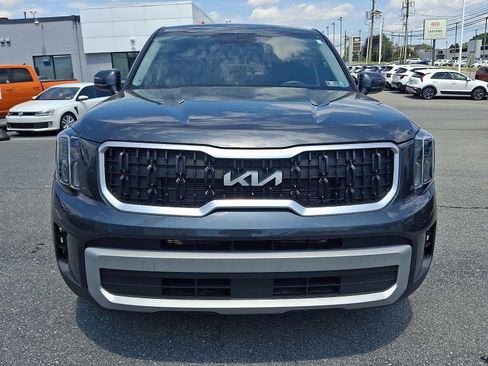 Used 2023 Kia Telluride LX AWD/4WD image 2