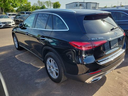 Used 2023 Mercedes-Benz GLC 300 4MATIC image 4