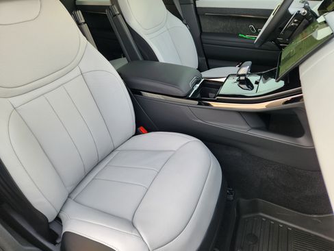 New 2026 Land Rover Range Rover Sport Dynamic SE AWD/4WD image 9