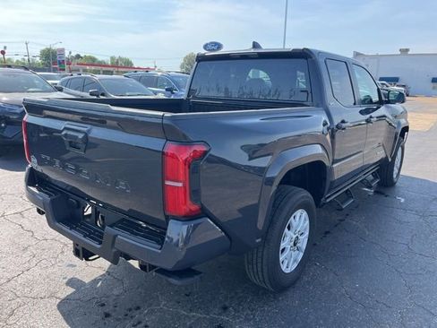 Used 2026 Toyota Tacoma SR5 AWD/4WD image 4