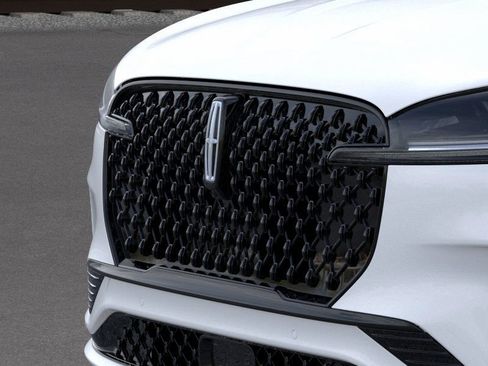 New 2026 Lincoln Aviator Reserve w/ Jet Appearance Package RWD image 17