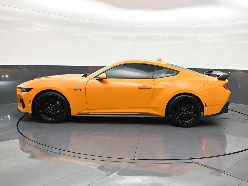 Used 2026 Ford Mustang GT Premium RWD image 2