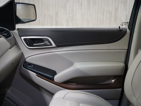 Used 2019 GMC Yukon XL Denali w/ Denali Ultimate Package image 25