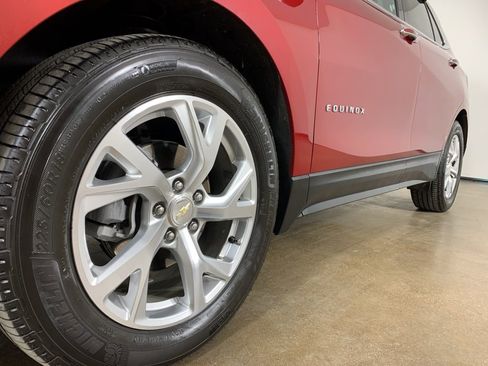 Used 2019 Chevrolet Equinox Premier image 2
