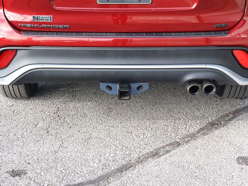 Used 2023 Toyota Highlander XSE image 13