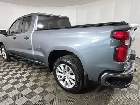 Used 2019 Chevrolet Silverado 1500 Custom w/ Custom Value Package AWD/4WD image 5