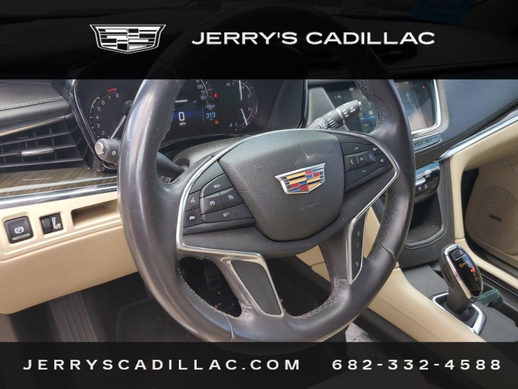 Used 2017 Cadillac XT5 FWD w/ LPO, Wheel Lock Package image 10