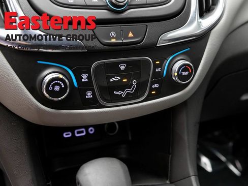 Used 2023 Chevrolet Equinox LT FWD image 19