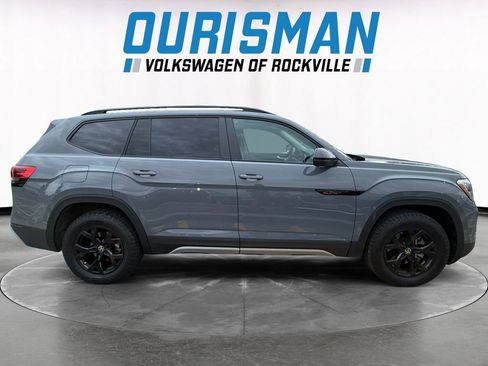 Used 2025 Volkswagen Atlas Peak Edition SE image 7