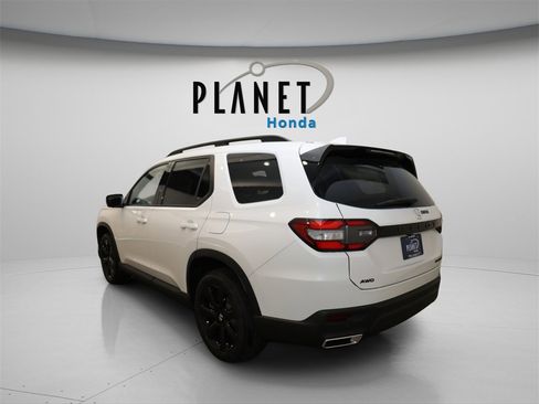 New 2025 Honda Pilot Black Edition image 3