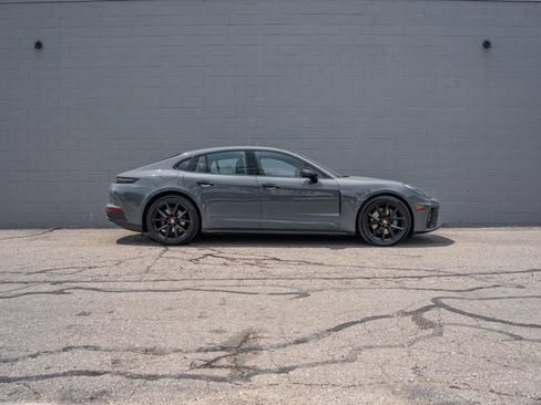 Certified 2025 Porsche Panamera 4 AWD/4WD image 8