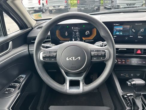 Used 2025 Kia K5 LXS FWD image 12