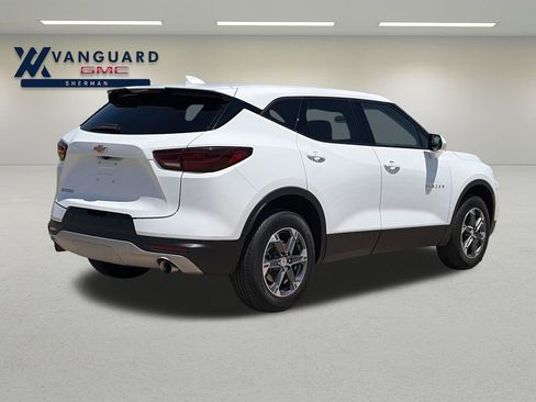 Used 2025 Chevrolet Blazer LT FWD image 9