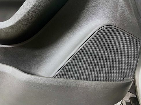 Used 2019 Chevrolet Trax LT w/ LT Convenience Package image 16