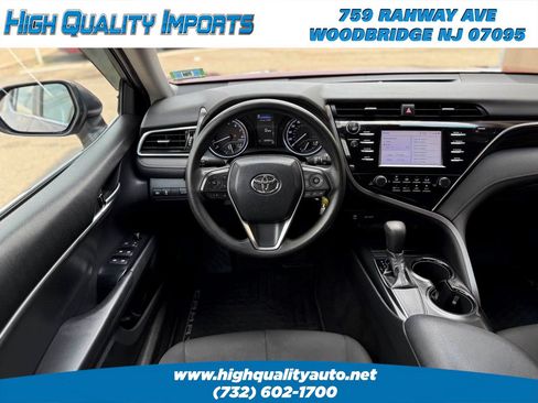 Used 2018 Toyota Camry LE FWD image 27