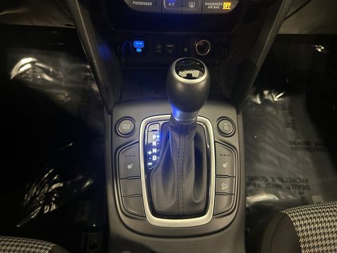 Used 2020 Hyundai Kona SEL Plus AWD/4WD image 17