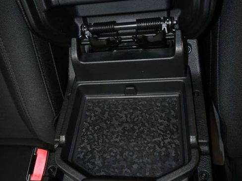 Used 2022 Jeep Gladiator Willys image 19