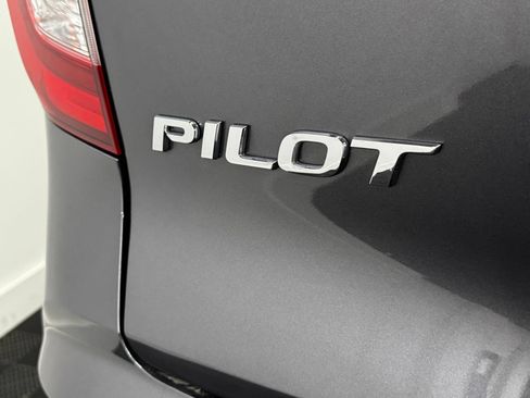 Used 2019 Honda Pilot Touring image 8