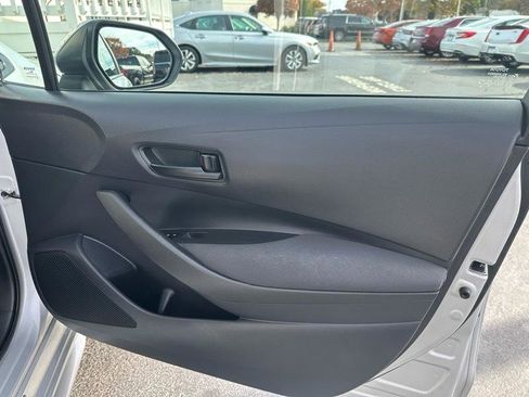 Used 2022 Toyota Corolla LE image 30