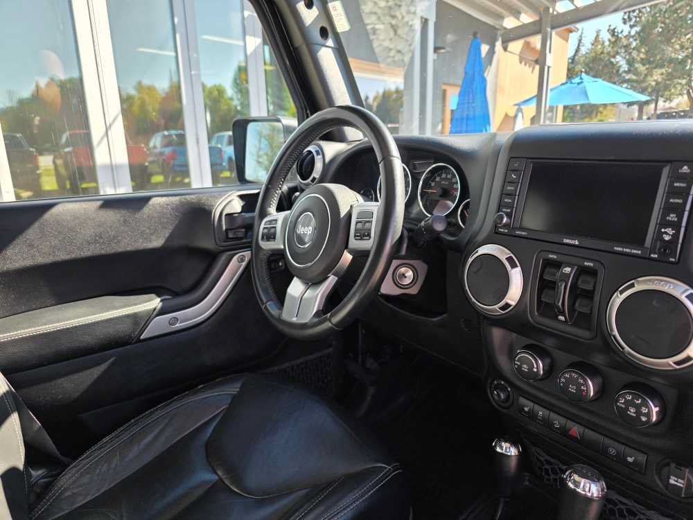 Used 2016 Jeep Wrangler Unlimited Rubicon AWD/4WD image 14