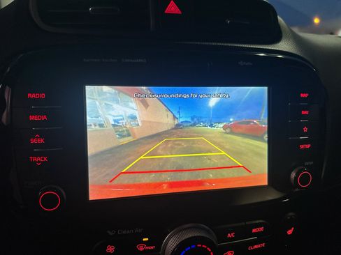 Used 2018 Kia Soul ! w/ Tech Package image 30