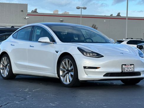 Used 2018 Tesla Model 3 Long Range image 5
