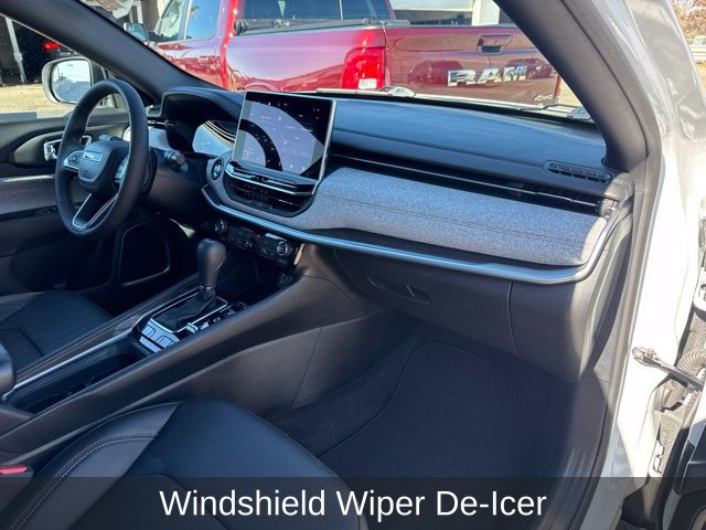 Used 2023 Jeep Compass Latitude AWD/4WD image 27