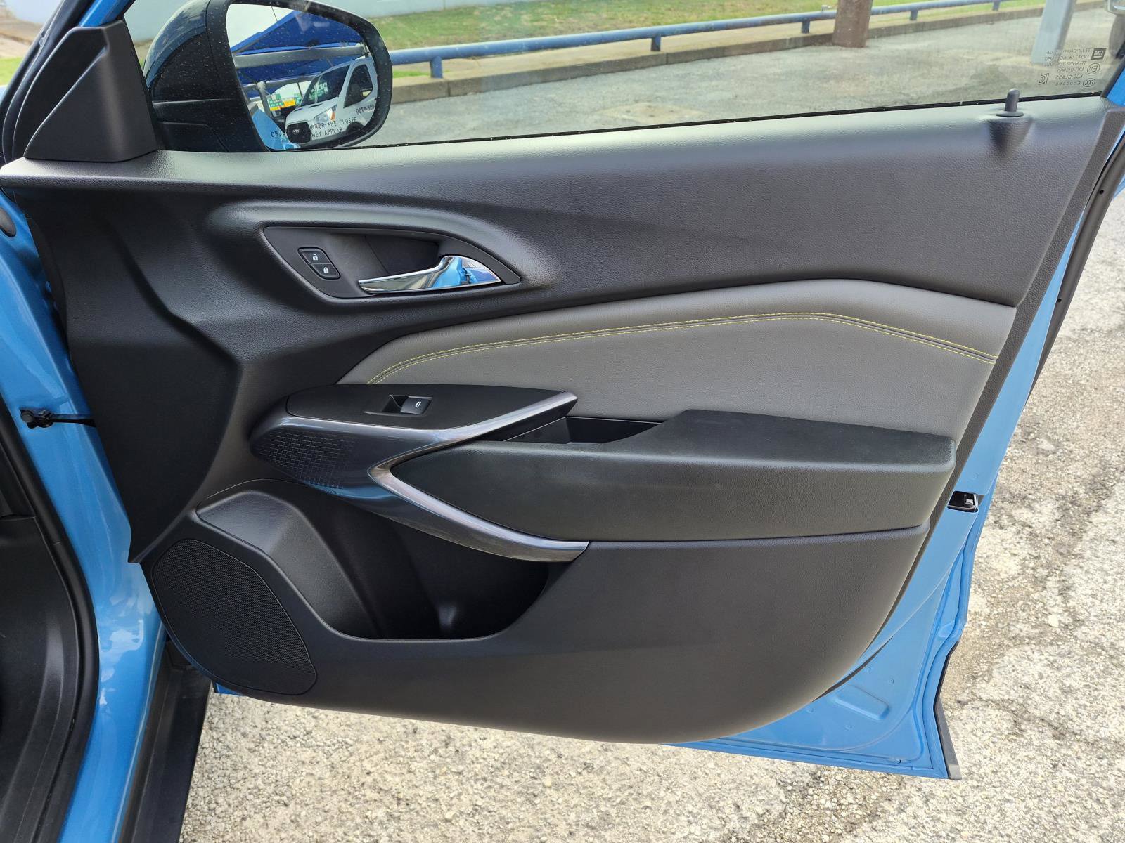 Used 2025 Chevrolet Trax ACTIV w/ Driver Confidence Package FWD image 9