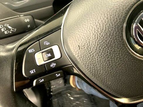 Used 2019 Volkswagen Tiguan SE image 22